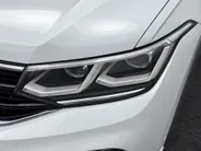 Volkswagen Tiguan 1.4TSIeHybrid 180kW/245PK R-Line Black Style · Panoramadak · Trekhaak · 360°Camera + Parkeersensoren · Stoelverwarming · Garantie t/m 27-07-2027 of 100000km.