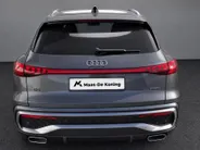 Audi Q5 2.0TFSIe-hybrid 270kW/367PK quattro S Line · Trekhaak · Leder · Camera · Apple/Android Car Play · Drive select · Garantie t/m 25-02-2028
