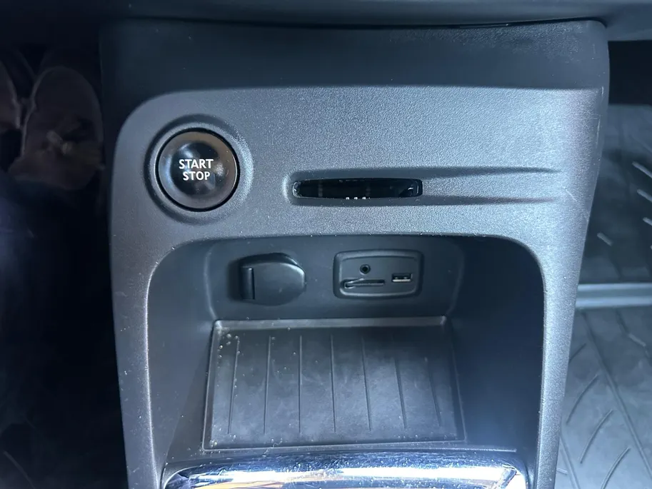 Renault Captur 1.2 TCe Dynamique | Navigatie | Camera | Climate & Cruise Control | Bluetooth | Licht & Regen Sensor | 12 Maanden BOVAG Garantie