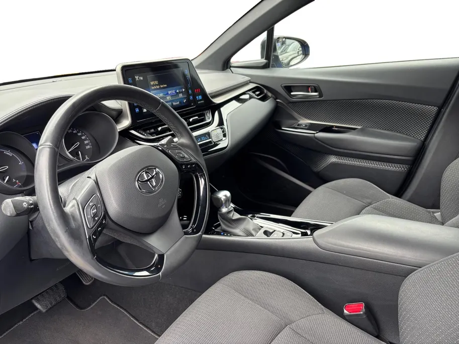 Toyota C-HR 1.8 Hybrid Executive Ultimate | 1e Eigenaar | Trekhaak | Achteruitrijcamera | Stoelverwarming | Dodehoek detectie | Adapt. Cruise Control | 12 maanden garantie! |