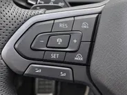 Volkswagen T-Roc 1.5eTSI/150PK R-Line Black Style · Panoramadak · Leder · 360°Camera · Trekhaak · Garantie t/m 18-01-2031 of 150.000km