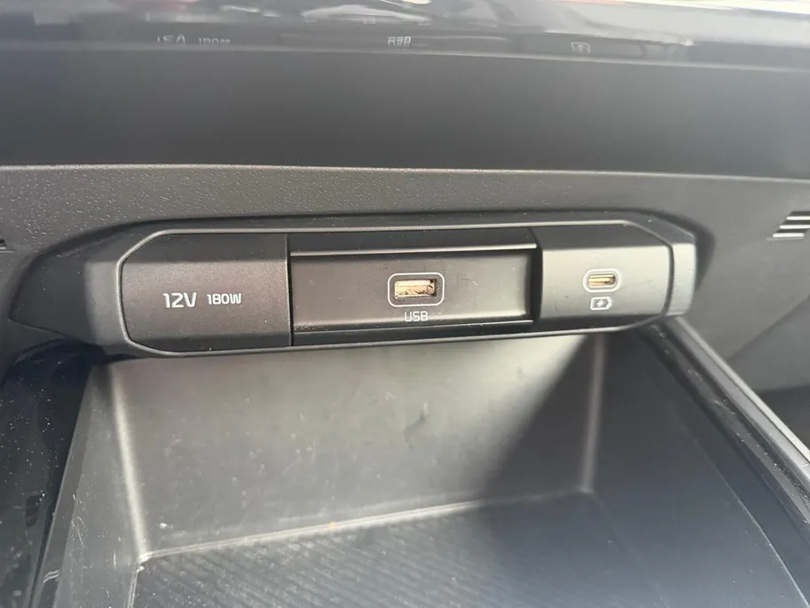 Kia Niro EV DynamicLine 64.8 kWh Dealer onderhouden | Navigatie | Carplay | Climate control | ACC |