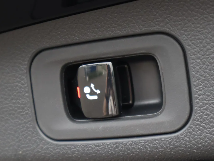 Mercedes-Benz GLB 250+ Business Solution AMG 85.5 kWh l Trekhaak l Keyless l Panoramadak
