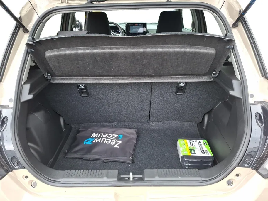 Suzuki Swift 1.2 Style Sportpack Smart Hybrid | DEMO | Sportpack | 17inch lichtmetalen velgen | All weather banden | Direct beschikbaar