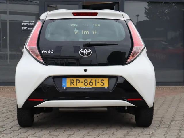 Toyota Aygo 1.0 VVT-i x-play Carplay | Camera