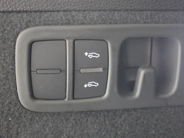Audi Q7 55 TFSI e Quattro S-Line Panoramadak | El. Stoelverstelling | PDC+Camera | 20' Velgen