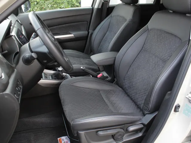 Suzuki Vitara 1.4 Boosterjet Smart Hybrid Style | Navi | Cruise | Clima | Camera | Lm-Velgen