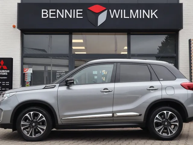 Suzuki Vitara 1.4 BoosterJet Stijl Automaat Trekhaak | Pano Dak | Carplay | Adaptive Cruise