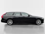 Volvo V90 2.0 T4 Momentum | LEDER | CAMERA | TREKHAAK | DEALER-ONDERHOUDEN | NL-AUTO |