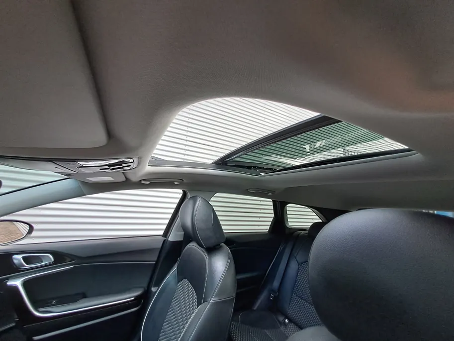 Kia Ceed Sportswagon 1.0 T-GDi ExecutiveLine | Navigatiesysteem full map | Camera | Apple Carplay/Android Auto | Stoel en Stuur verwarming | ECC | Elektrisch glazen schuif-/kanteldak