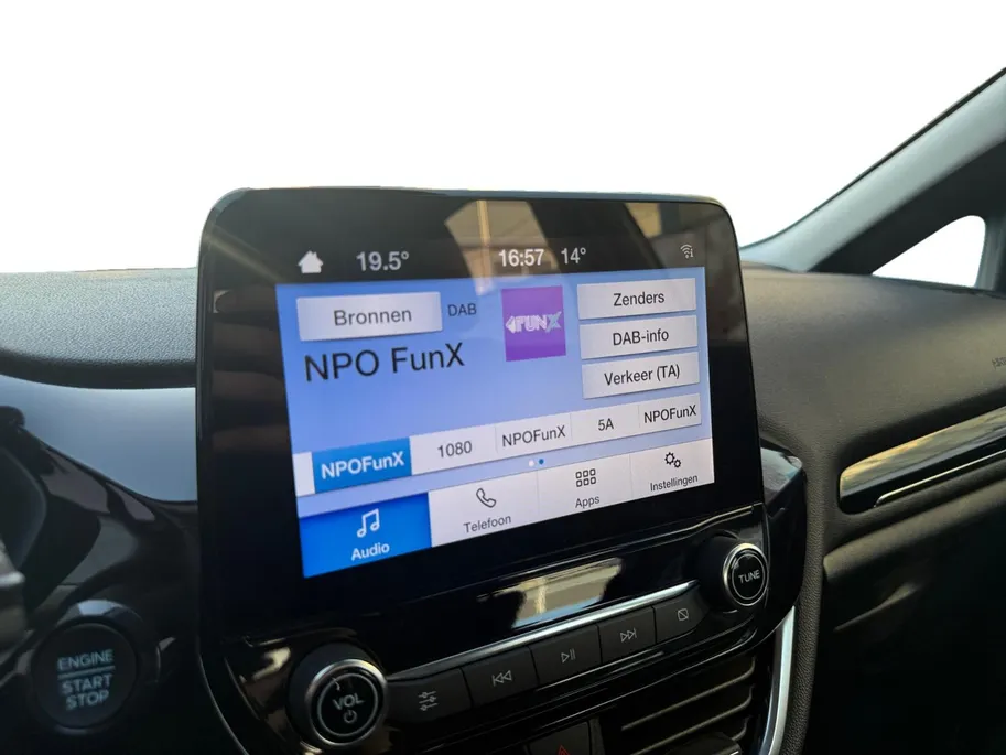 Ford Fiesta 1.0 EcoBoost Hybrid Titanium | Winterpack | Apple Carplay/Android Auto | Cruise Control | Keyless Entry | Parkeersensoren Achter |