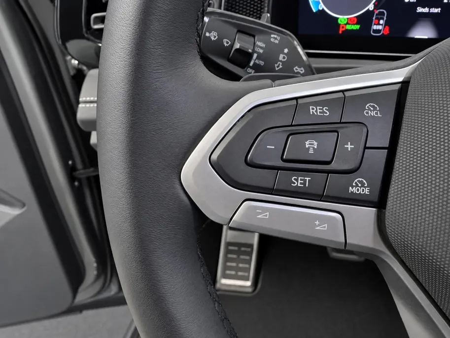 Volkswagen Tiguan 1.5 eTSI 130pk DSG Life Edition · 360 Camera · Inklap. Trekhaak · Dodehoeksensor · Apple/Android Car Play · Parkeerassistent ·