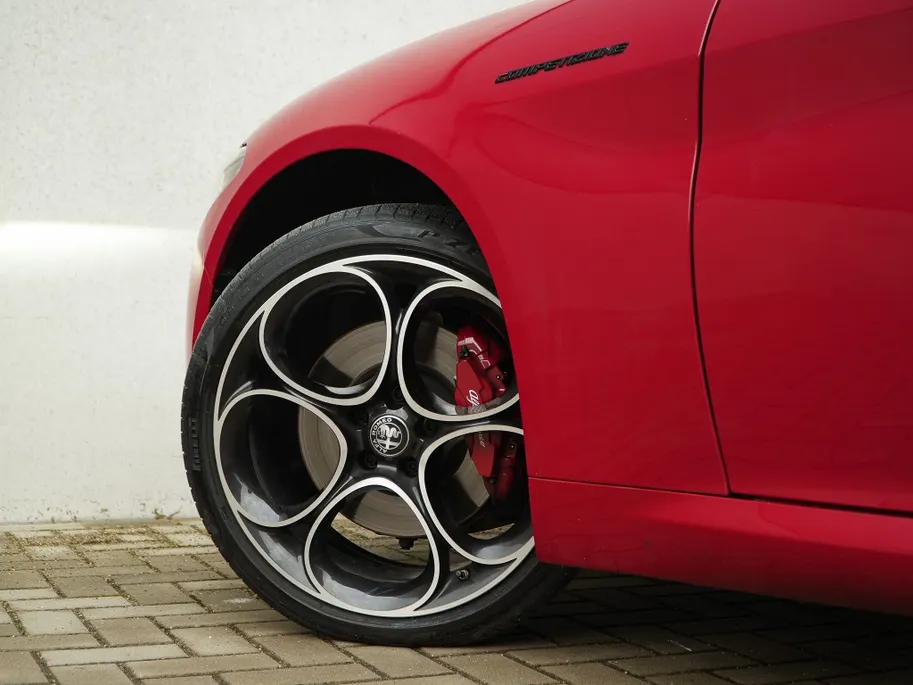 Alfa Romeo Giulia 2.0 Turbo 280 PK Competizione Q4 AWD | Harman | Veloce | 19' VERKOCHT