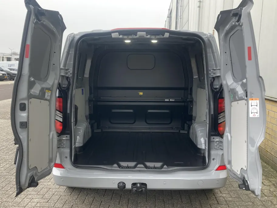 Ford Transit Custom 320 2.5 PHEV 233 pk L2H1 Limited Dubbele cabine Nieuwe Dubbele Cabine direkt leverbaar in meerdere kleuren