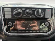 Volkswagen up! 1.0 BMT move up! | 12 maanden BOVAG-Garantie| Airco | Bluetooth | Elektr. Ramen |