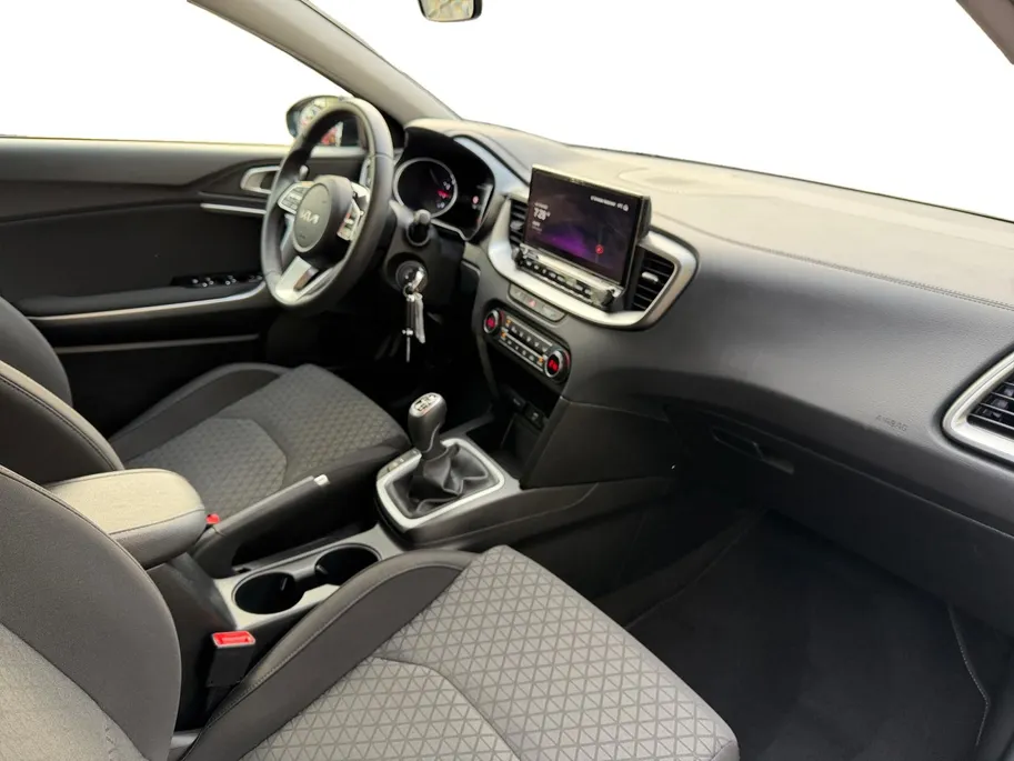 Kia Ceed Sportswagon 1.0 T-GDi ComfortLine Navigatie | Achteruitrijcamera | Climate control | Resterende fabrieksgarantie |