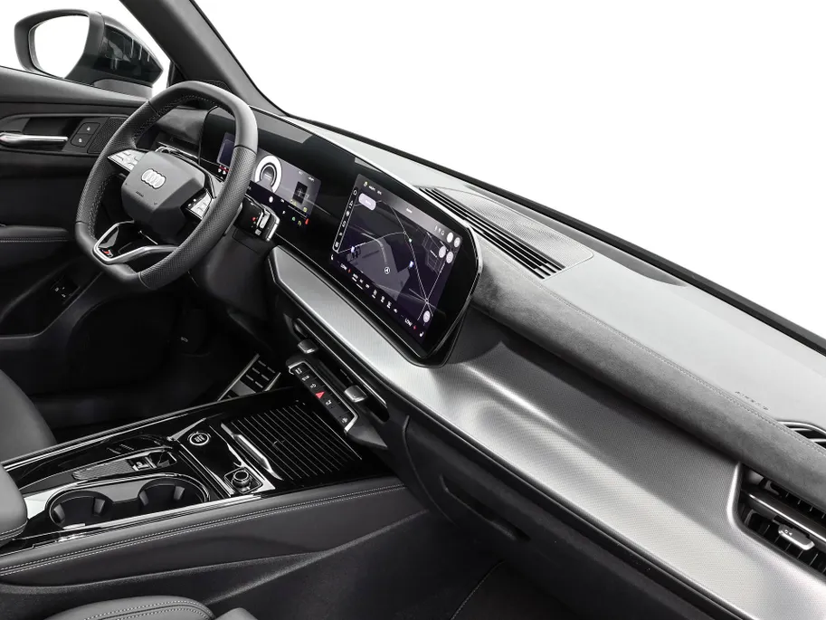 Audi Q3 1.5 200kW e-hybrid S edition 272 PK · Tech plus · Lederen bekleding · Trekhaak elek. wegklapbaar