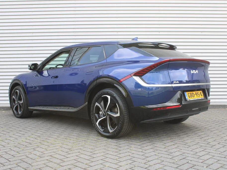 Kia EV6 Edition Advanced 77.4 kWh | Stuur-/stoelverwarming | BTW | Camera | Cruise adapt. | Elektr. achterklep + stoelbediening | 20' LM | 17% bijtelling |
