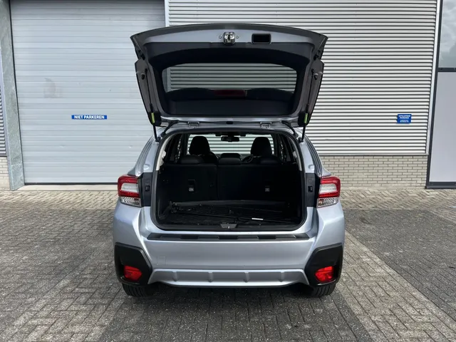 Subaru XV 2.0i e-BOXER Premium Automaat | Apple Carplay & Android Auto | Elek. Schuif/Kantel Dak | Climate Control | Lichtmetalen Velgen