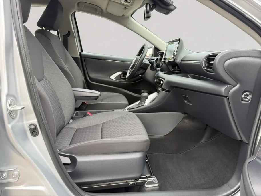 Toyota Yaris Hybrid Team D Apple/Android | Camera | Cruise control