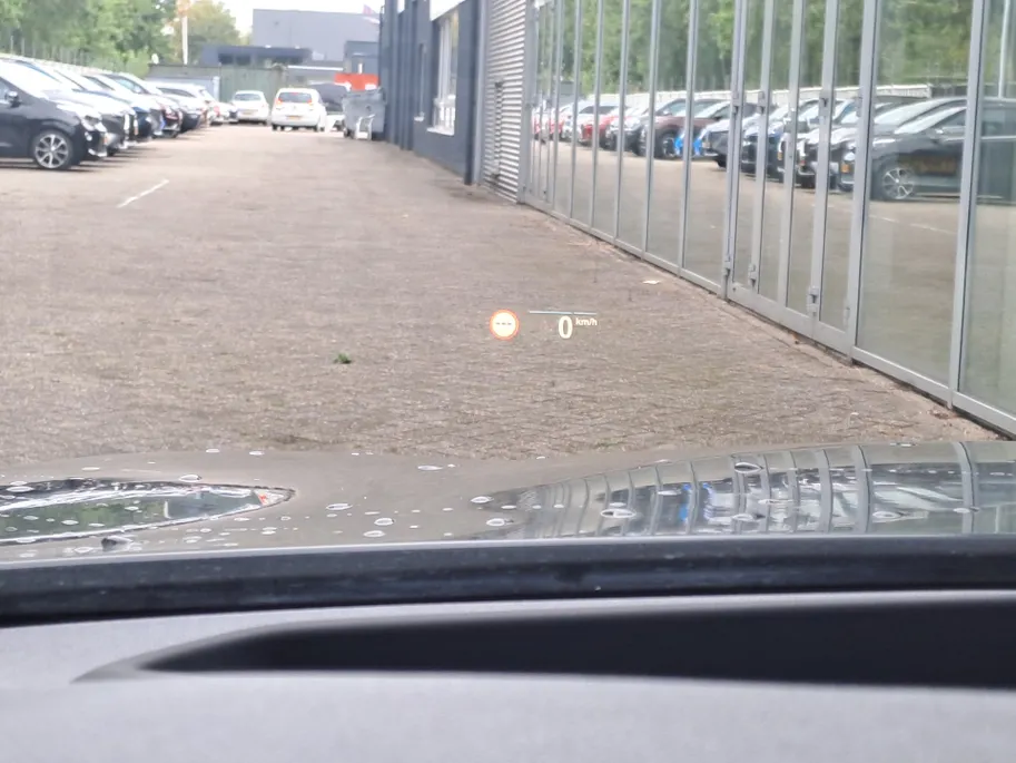 BMW 5 Serie Touring 530e xDrive M SPORT | Pano | Harman Kardon | 360 Camera | Head up | Elektrisch Wegklapbare Trekhaak | Voorstoelen verwarmd | Navigatie | Apple Carplay/Android Auto | Leer