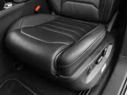 Volkswagen Touareg 3.0 TSi 462pk DSG eHybrid 4MOTION R · SOH 96.9% · Panoramadak · 360 Camera · Luchtvering · Wegklapbare Trekhaak · Stoelventilatie · Elek. Voorstoelen · 21'' Inch ·