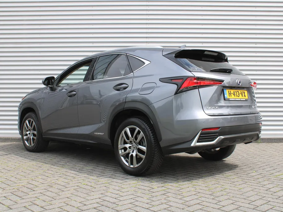 Lexus NX 300h AWD Sport Edition | Luxury + Safety Pack | Stuur-/stoelverwarming | Schuif-/kantel dak | Draadloze lader | 18' LM | Camera | Cruise adapt. |