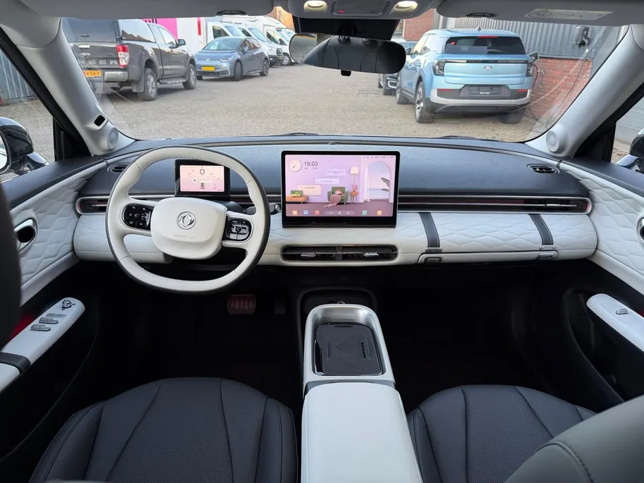 Dongfeng Box Premium Edition 42 kWh | Demo | BlackSilver | Zeer Compleet | 310KM Range | 360 graden camera | Stoelverwarming,koeling en memory |
