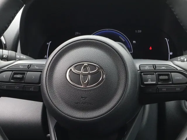 Toyota Yaris 1.5 Hybrid 115 Dynamic | V+A Parkeersensoren | Stoel & Stuur Ver