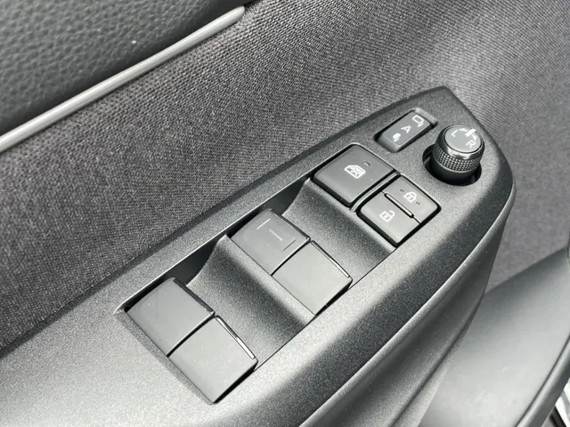 Toyota Yaris Cross 1.5 Hybrid Dynamic | Parkeersensoren V+A | Stuur en Stoelverwarm