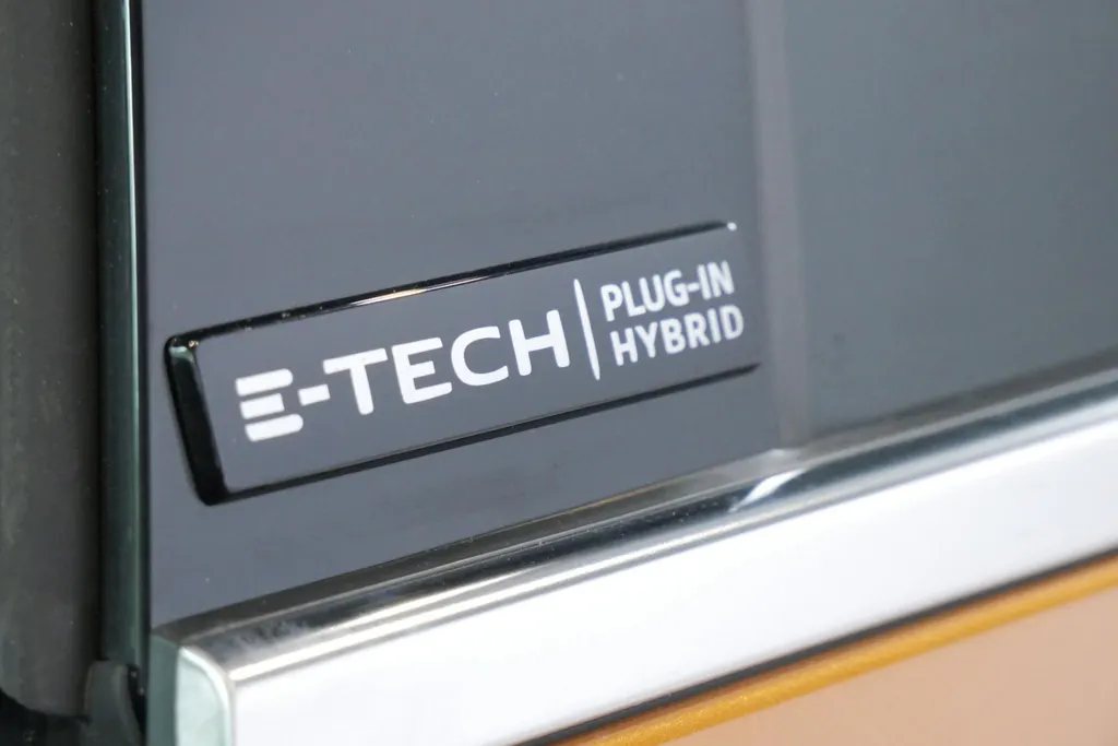 Renault Captur 1.6 E-Tech Plug-in Hybrid 160 Business *Aut*Navi+Camera*Climate*Stoel Verw.*Sportieve Auto!