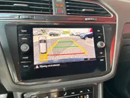 Volkswagen Tiguan 1.4 TSI 245pk DSG eHybrid R-Line Business · Camera · Stuur- & Stoelverwarming · Dodehoeksensor · Parkeer Assistent · Elek. Achterklep · 19'Velgen ·