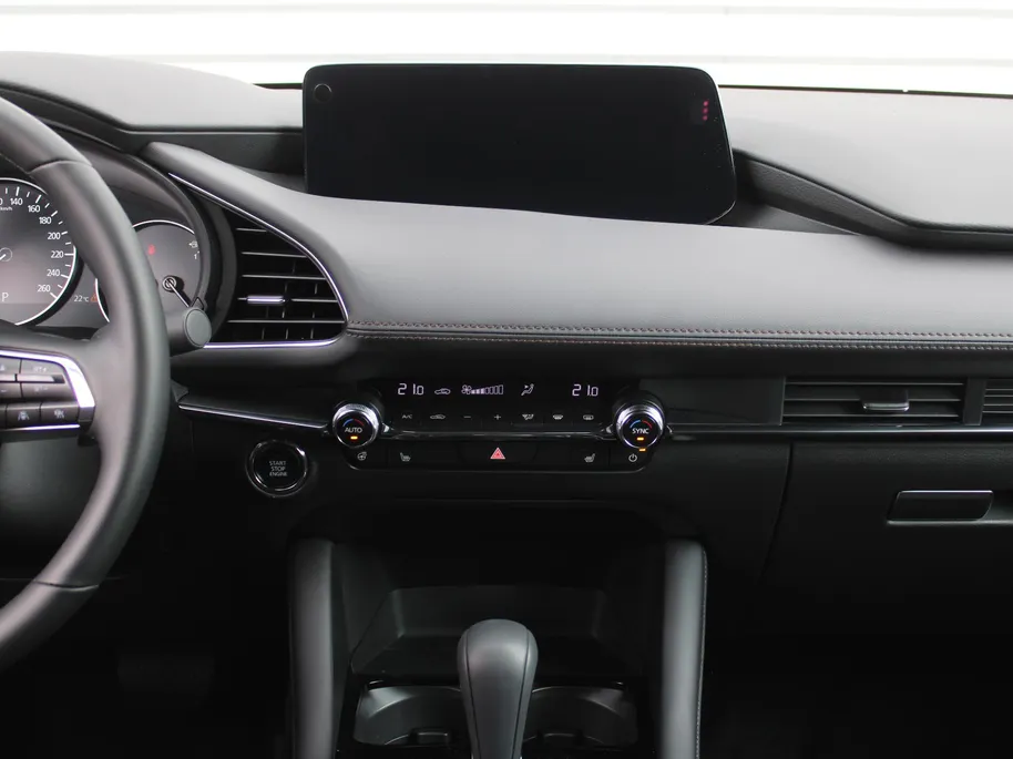 Mazda 3 2.5 e-SkyActiv-G M Hybrid 140 Exclusive-line | Nieuw | Stuur-/stoelverwarming | 360 Camera | Dodehoek detectie | HUD | Bose audio | 18' LM | LED |
