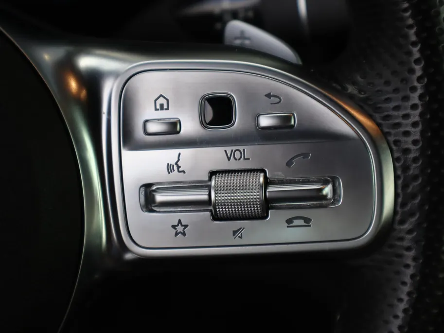 Mercedes-Benz GLC Coupé 300e 4MATIC Business Solution AMG l Trekhaak l Stoelverwarming l Achteruitrij camera