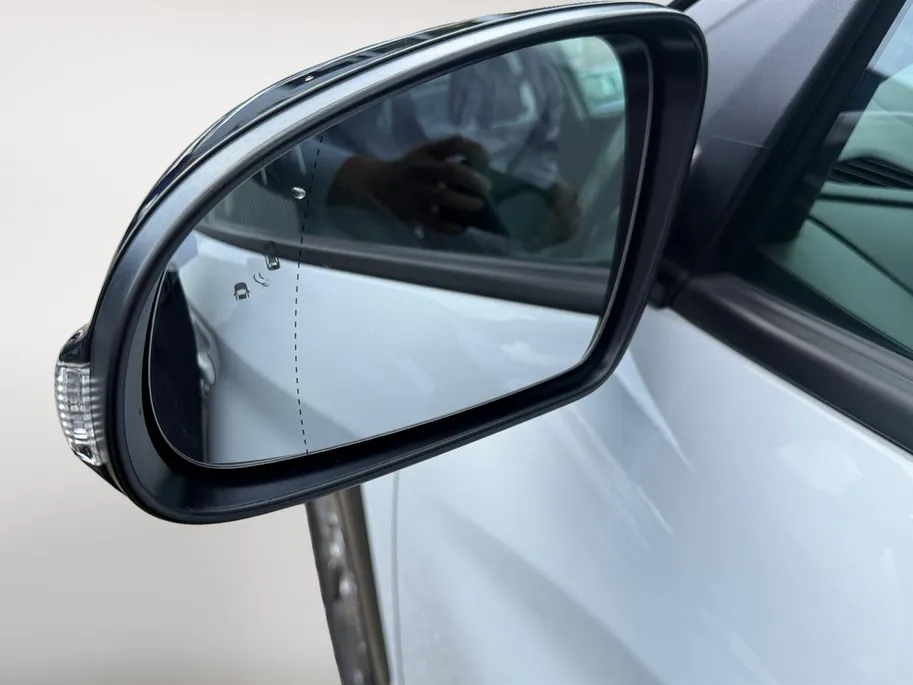 Hyundai Kona EV Premium 64 kWh | Achteruitrijcamera | Head Up Display | Dodehoek Detectie | Lederen Bekleding | Climate Control |