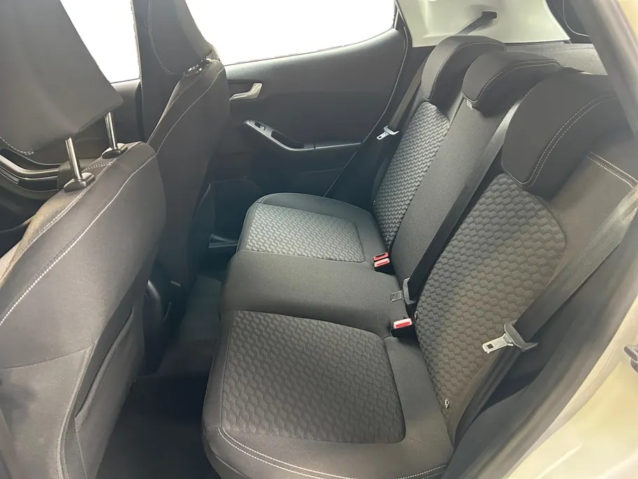 Ford Fiesta 1.0 EcoBoost Hybrid Titanium | Apple Carplay / Android Auto | Stoel + Stuurverwarming | Cruise Control | Parkeersensoren Achter | Lichtsensor | Climate Control | Verwarmbare Voorruit