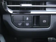 Kia Sportage 1.6 T-GDi Hybrid GT-Line | Trekhaak | Stuur-/stoelverwarming | Elek. stoelverstelling + achterklep | Schuifdak | 18" LM | Cruise adapt. | Camera |