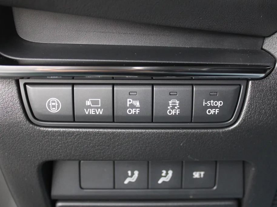 Mazda 3 2.0 e-SkyActiv-G M Hybrid 122 Luxury | Trekhaak | Stuur-/stoelverwarming | Leer | 360 Camera | Stoelgeheugen | 18' LM | HUD | LED | Cruise adapt. |