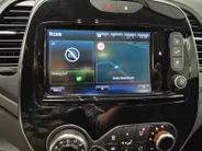 Renault Captur 0.9 TCe Version S | Navigatie | Airco | Cruise Control | Bluetooth | Parkeersensoren | Lichtmetalen Velgen | panoramadak