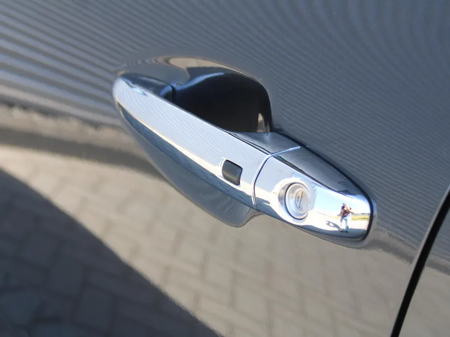 Kia e-Niro ExecutiveLine 64 kWh | Trekhaak | Warmtepomp | Stuur-/stoelverwarming + ventilatie | Leer | Camera | Stoelgeheugen | Dodehoek detectie | LED | 17' LM |