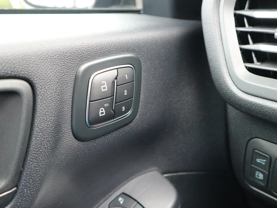 Ford Kuga 2.5 PHEV ST-Line X | ADAP CRUISE | HUD | WINTERPACK |