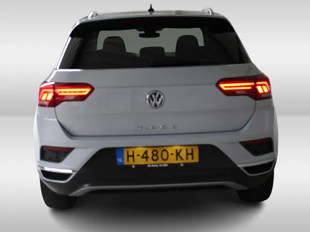 Volkswagen T-Roc 1.5 TSI Style Navigatie | Inklapbare spiegels | Climate Control | Privacy Glass