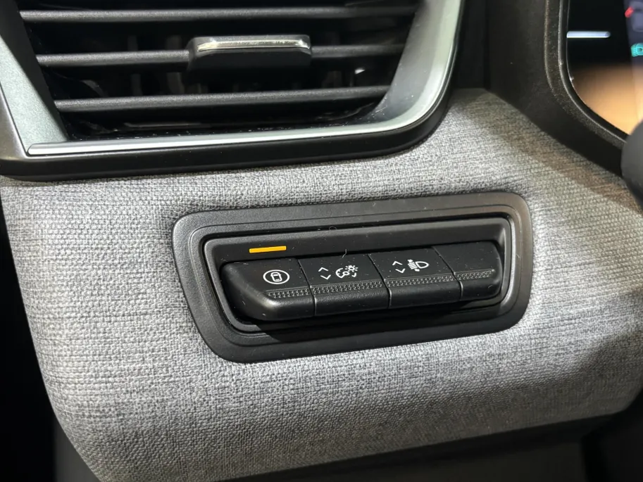 Renault Clio 90PK TCe GPF Evolution | 1e eigenaar | Navi | Parkeersensoren | Apple CarPlay/Android Auto | Licht & Regen Sensor | Digital Cockpit | Airco | Full LED |