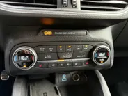 Ford Focus 1.0 EcoBoost Hybrid 125 pk ST Line Style Apple Carplay/ Android Auto - Winter Pack - Achteruitrijcamera