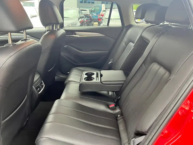 Mazda 6 Sportbreak 2.0 SkyActiv-G 165 Comfortplus Business AUTOMAAT | LEDER | Bose AUDIO | 19"LM VELGEN | STOEL- en STUURVERWARMING | STOEL VENTILATIE | APPLE VARPLAY /ANDROID AUTO |