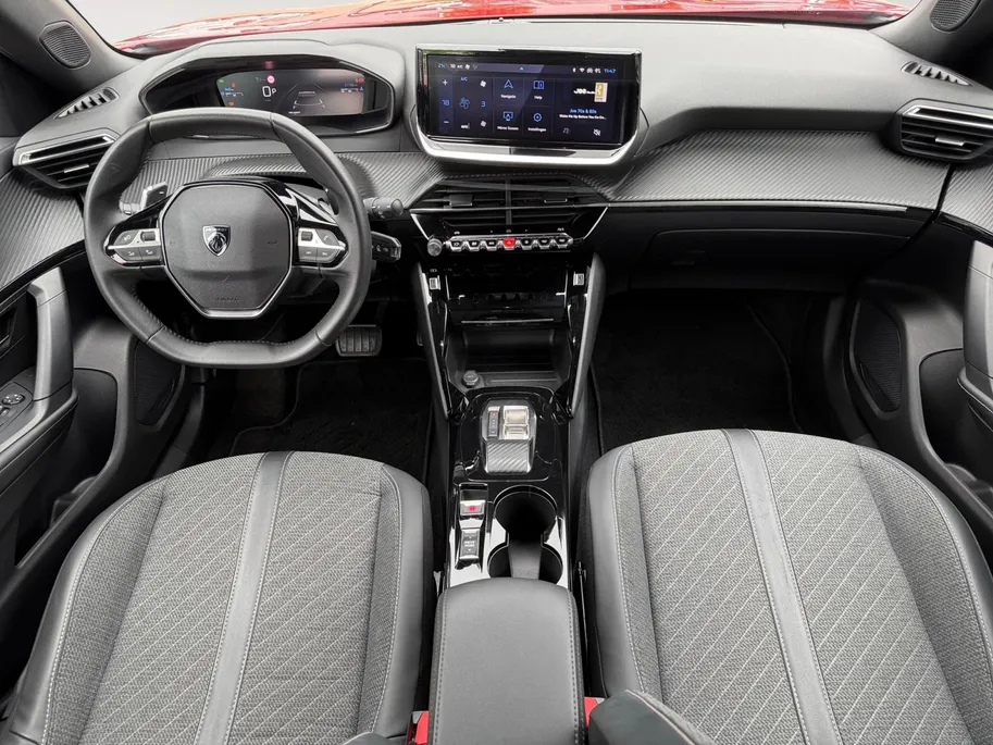 Peugeot 2008 1.2 PureTech 130 Allure | Automaat | Parkeersensoren voor en achter | Acteruitrijcamera | Apple carplay & Android auto | Cruise control | Navigatie | Trekhaak | Bovag garantie |