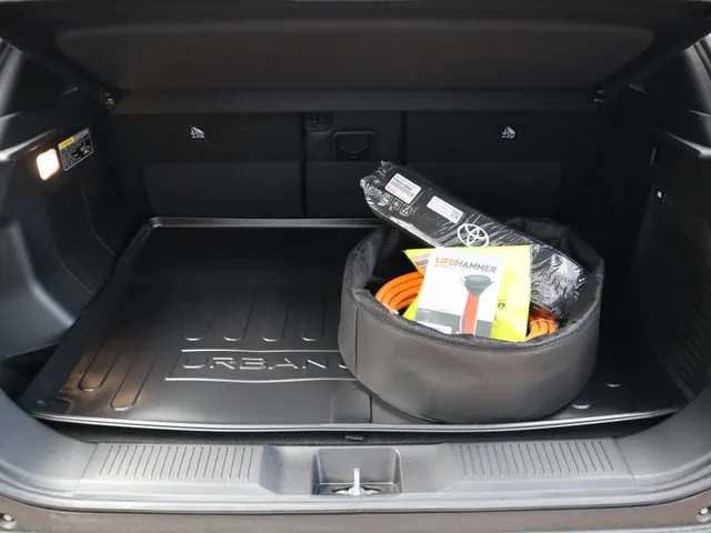 Toyota Urban Cruiser Executive 61 kWh | Panoramdak | 360 Camera | Stuur/Stoel Verwarming |