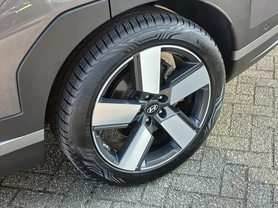 Hyundai Santa Fe 1.6 T-GDi HEV 2WD 7-zits Premium / Org. Nederlands! / 1e Eigenaar / SCHERP GEPRIJSD!