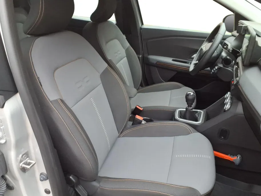 Dacia Sandero Stepway 1.0 TCe 100 ECO-G Extreme Apple Carplay/Android Auto , camera , navi , parkeersensor , climate , cruise , zwarte velgen .