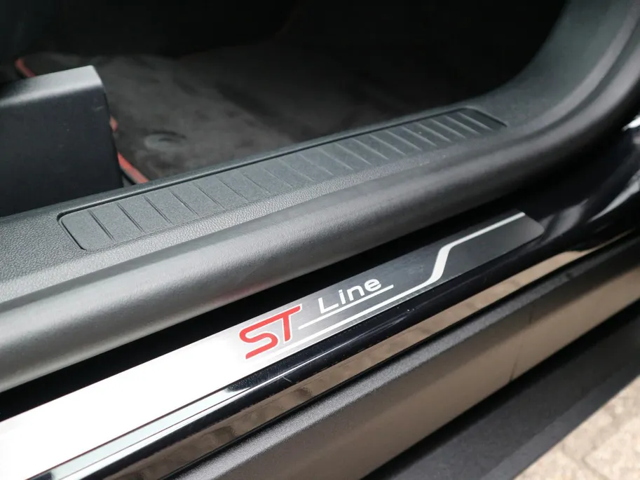 Ford Kuga 2.5 PHEV ST-Line X | ADAP CRUISE | HUD | WINTERPACK |